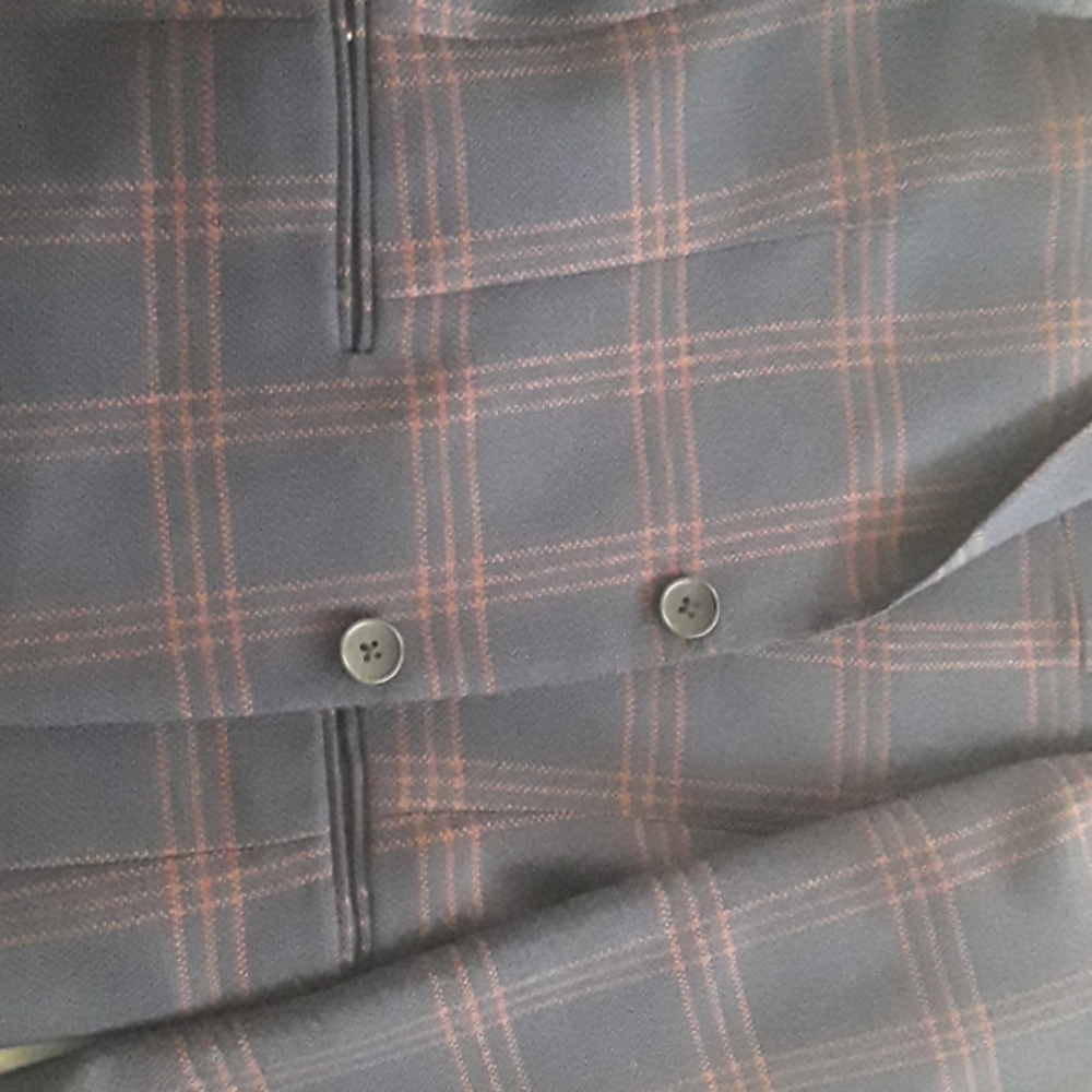 Suit - Picture 4 of 4